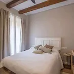 Parking Free - Cathedral Area Apartment -2 Months Min