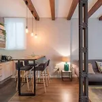 Parking Free - Cathedral Area Apartment -2 Months Min